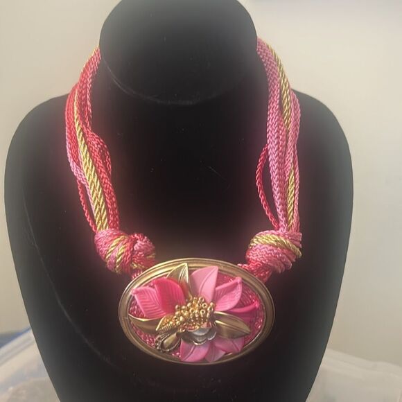 Pretty Pierre Cardin Pink & Gold Statement Choker Lovely Summer Jewellery 37cm - Picture 1 of 6
